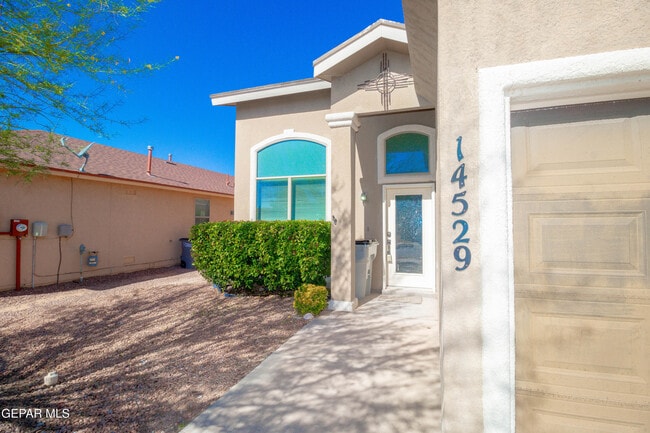 Photo - 14529 Jesus Almeida