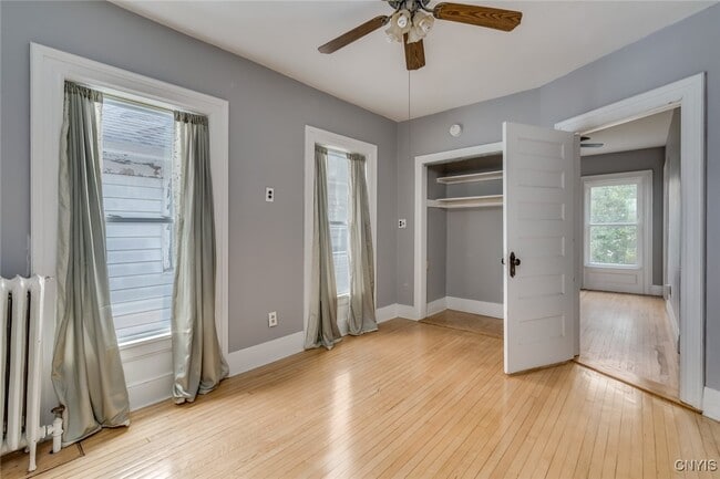 Photo - 121 Haley St