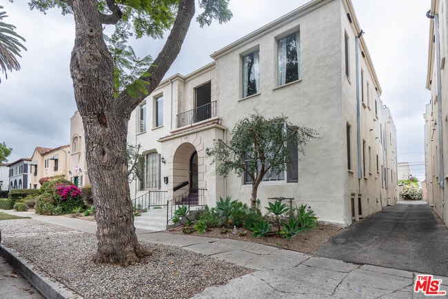 Photo - 418 N Curson Ave Unit 206