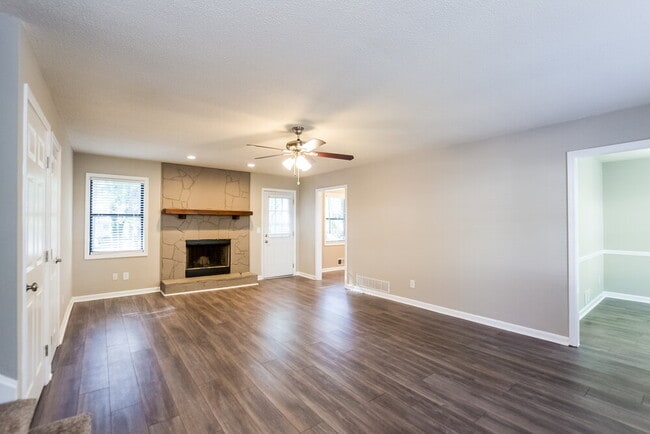 Photo - 3055 Sumit Wood Dr NW