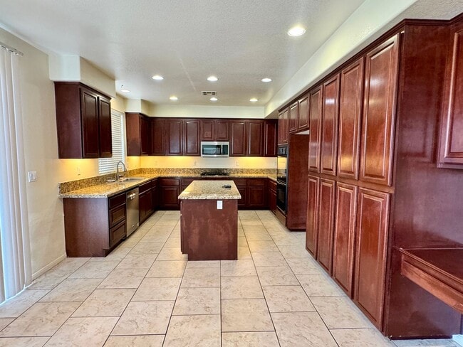 31916 Penguin Pl