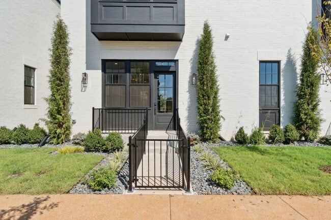 Photo - Townhome 2 bed 2.5 bath "The Mid-Mod" in the Heart of Selah