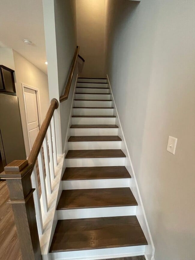 3 Bedrooms, 2.5 Baths 2-story townhome