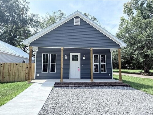 Building Photo - 305 E 34th Ave Rental