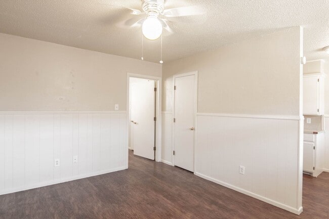 Photo - Remodeled units AVAILABLE NOW! Leasing fast!!! Unidad 1310 A