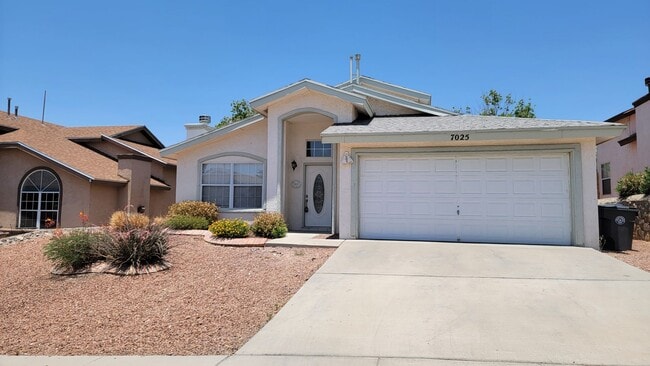 Building Photo - Lovely 3 bedroom 2 bath located in West El... Rental