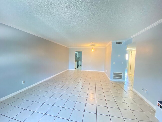 Photo - Just reduced!!! Ready to move in!! 3/2 Con... Unit 68