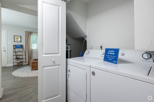 2 BR, 1.5 BA - 962 SF - Laundry
