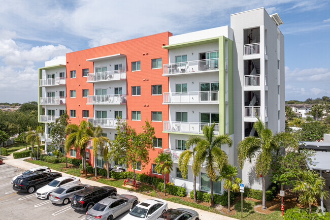 Building Photo - The Club at Crystal Lake Rental