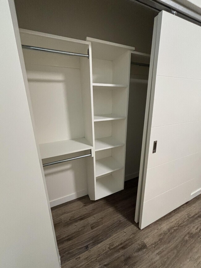 Photo - 5623-5623 Fenwick St Unit Aya203