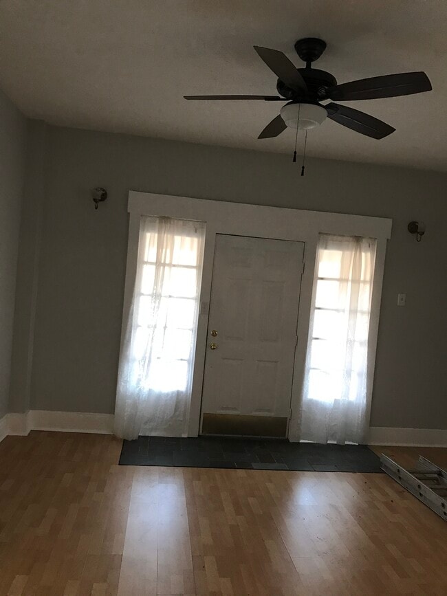 Photo - 213 Burns Ave