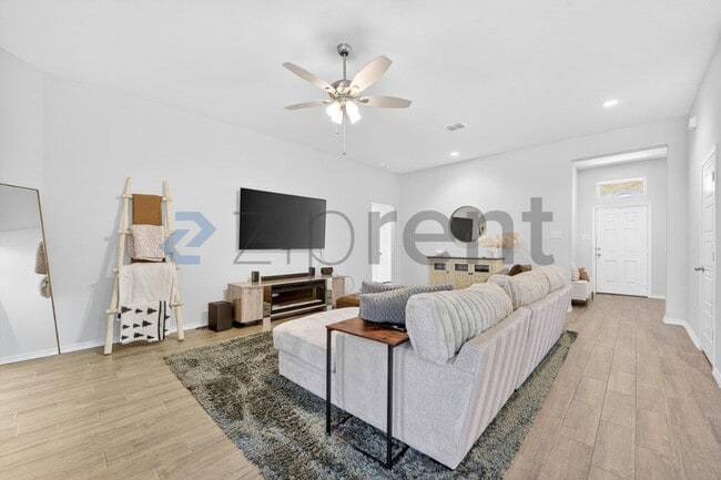 Photo - 2650 Streamside Dr