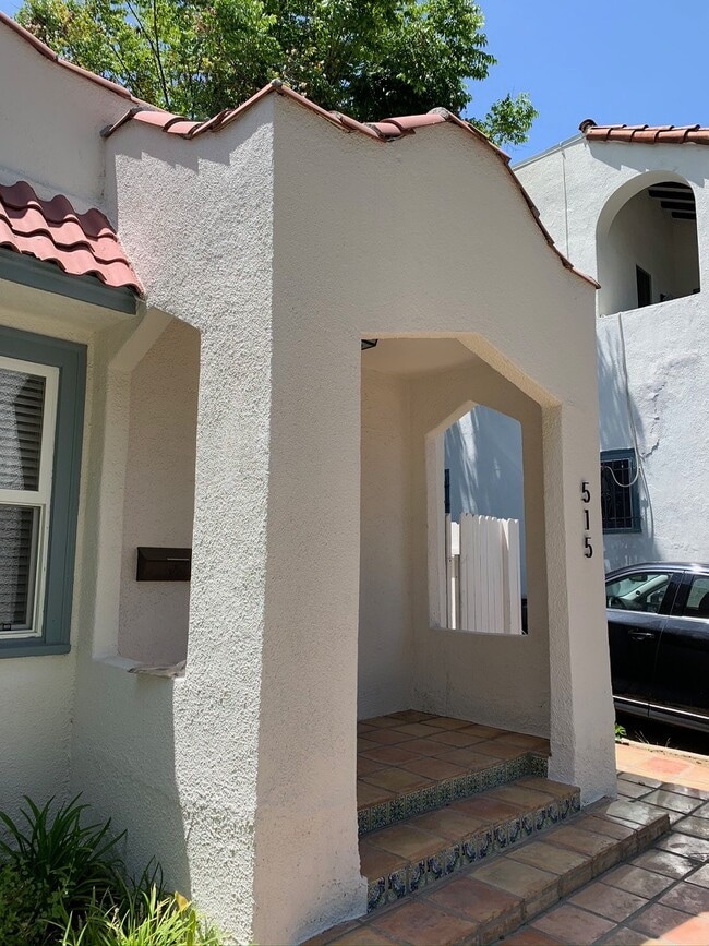 Photo - 515 N Windsor Blvd