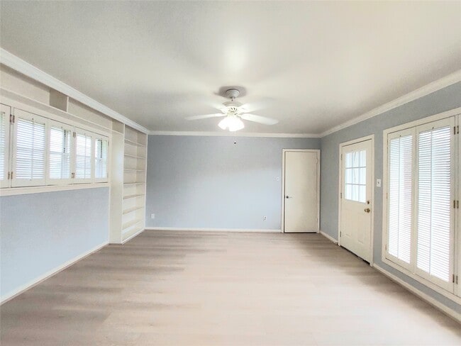 Photo - 7815 Small Leaf Cir