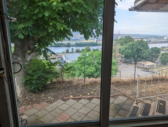 Photo - Attractive 3 bedroom 2 bath House in Quiet Lewiston Neighborhood