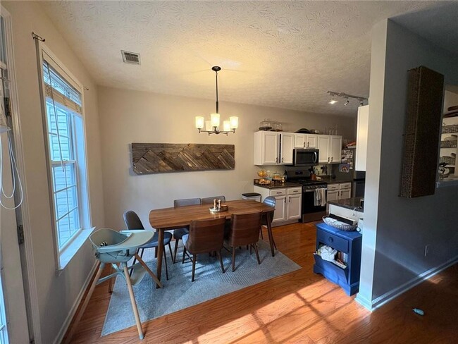 Photo - 3082 Kentmere Dr