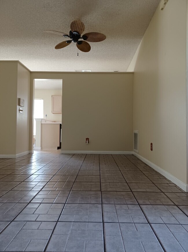 Photo - 464 Short Pine Cir