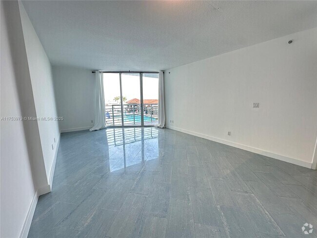 Building Photo - 335 S Biscayne Blvd Unit 810 Rental