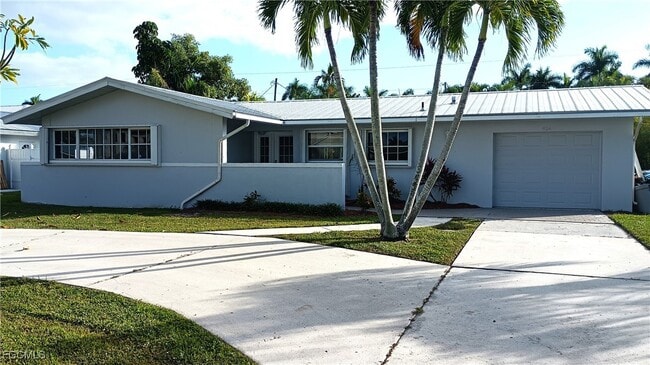 Building Photo - 424 Bayshore Dr