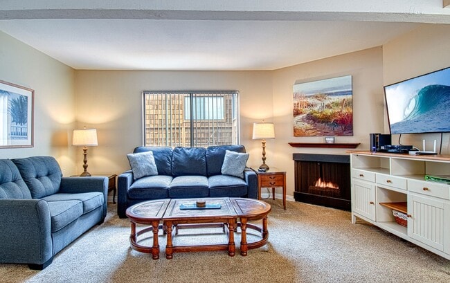 Building Photo - 414 E Oceanfront Unit C