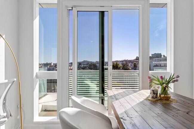 Photo - 555 Fulton St