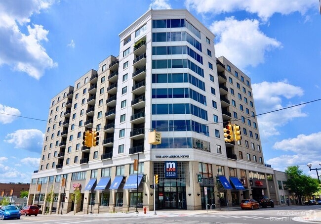 Building Photo - 111 N Ashley St Rental