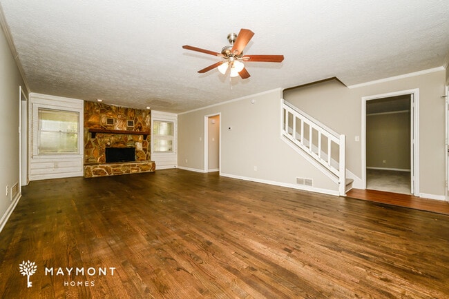 Photo - 245 Devilla Ct