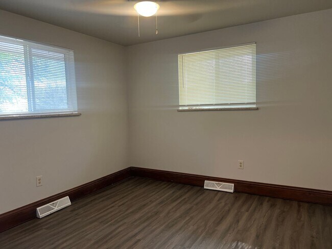 Photo - 2 Bed 1 Bath in Edgewater! Unit D