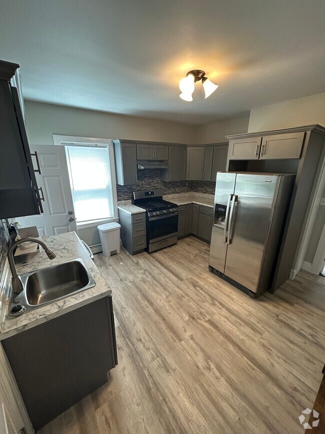 Building Photo - 125 Calverley St Unit 2 Rental