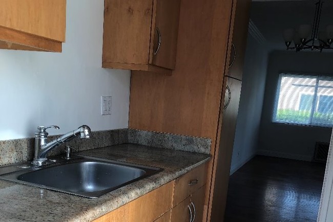 Kitchen - 5549 Costello Ave Unit 1/2