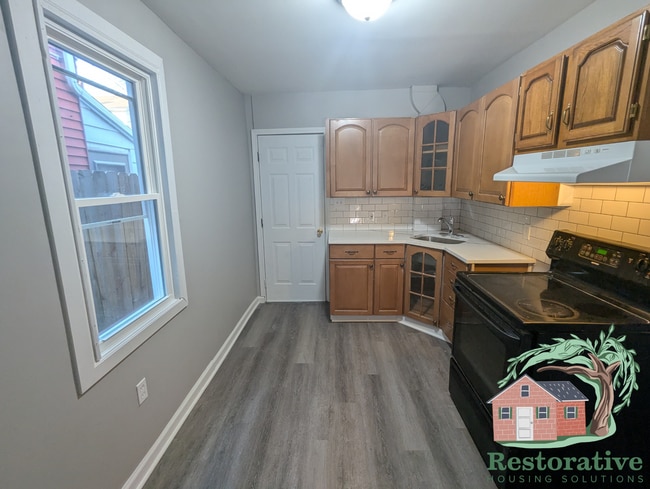 Photo - 1321 Birch St