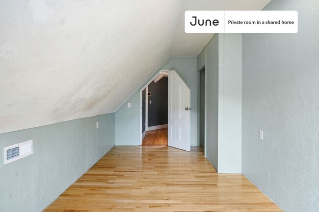 Photo - Room in Shared 7 bed/2.5 bath home Unit G