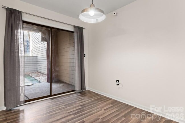 Photo - 212 W 10th St Unidad 4