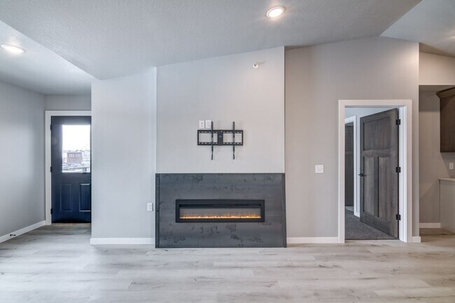 Photo - City Line Heights