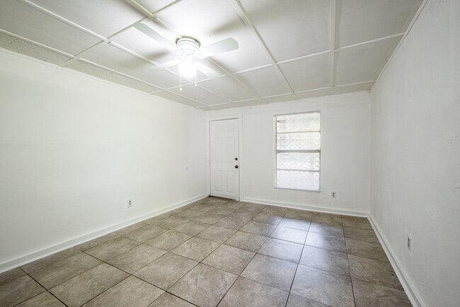 Photo - 1094 N Lakewood Ave Unit West