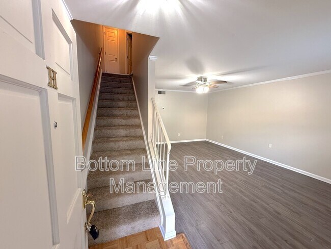 Photo - 2336 Kenmore Ave