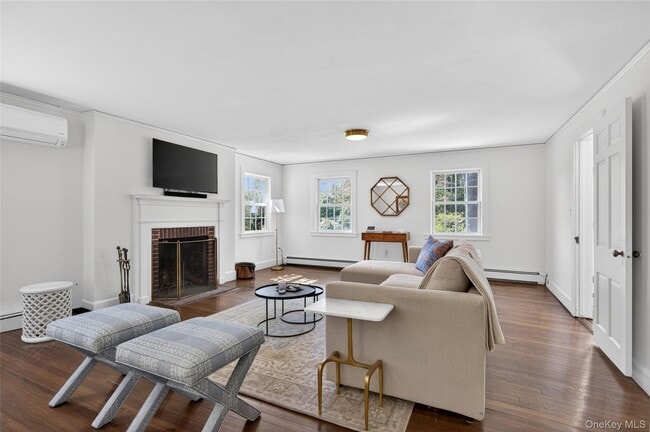 Photo - 490 Duck Pond Rd