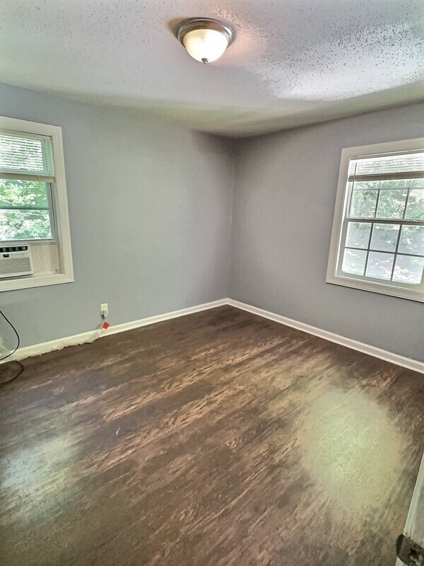 Photo - 3042 McAdoo Ave