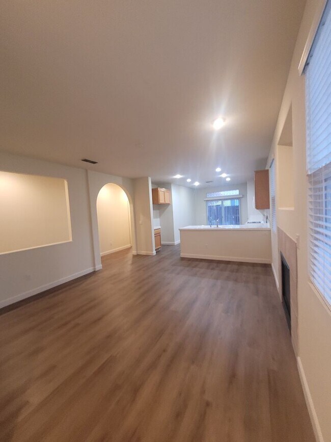 Photo - Beautiful Natomas area home on corner lot