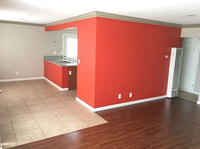 Photo - 642-648 W. 3rd St.