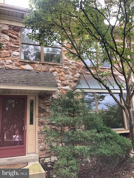 Photo - 5 Algonquin Ct