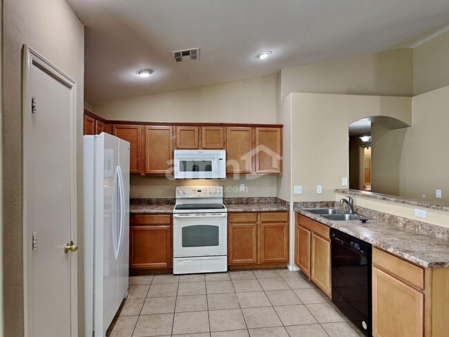 Photo - 1172 E Elm Rd