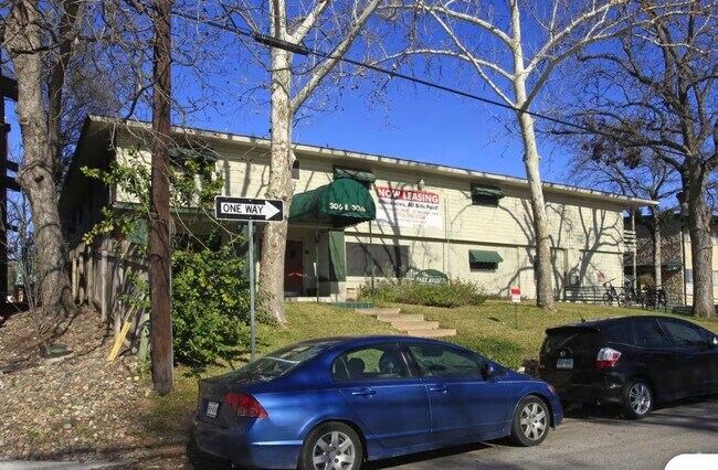 Photo - 306 E 30th St Apartment Unit 102