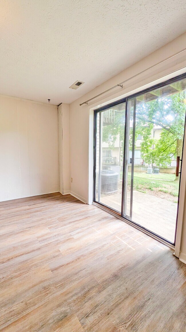 Photo - 577 E Graham Pl