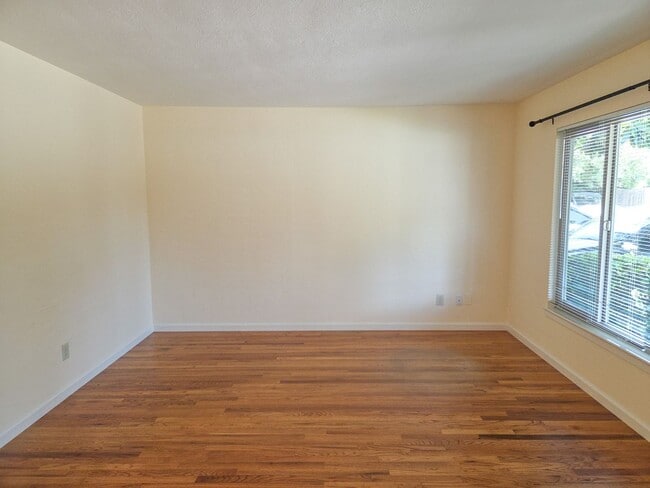 Photo - Sunnyvale Duplex Near Apple & Major Tech Campuses Unidad 1530