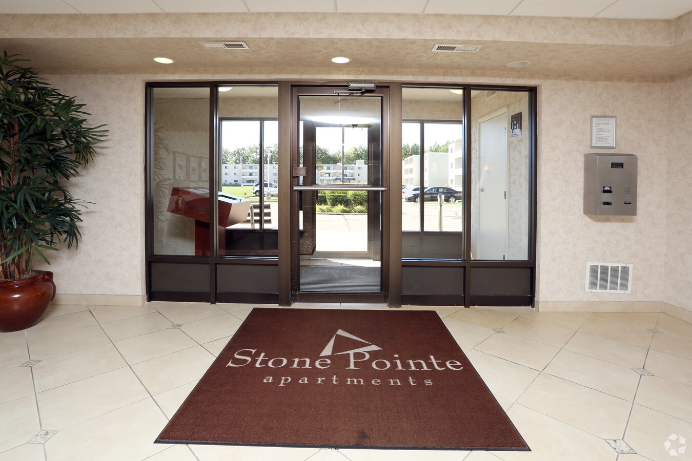 Photo - Stone Pointe Apartments