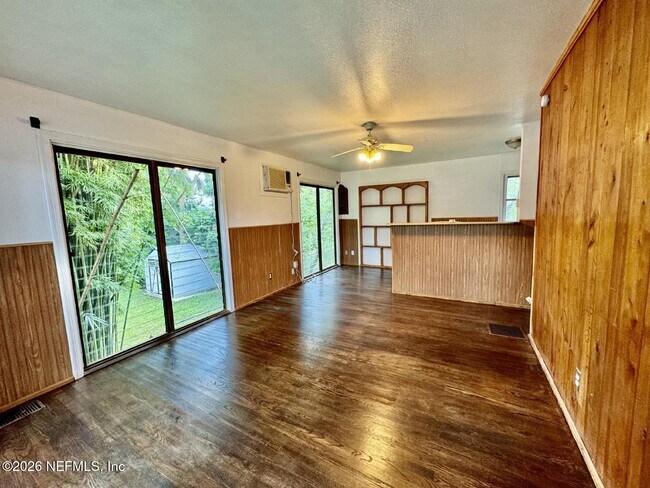 Photo - 2926 Selma St