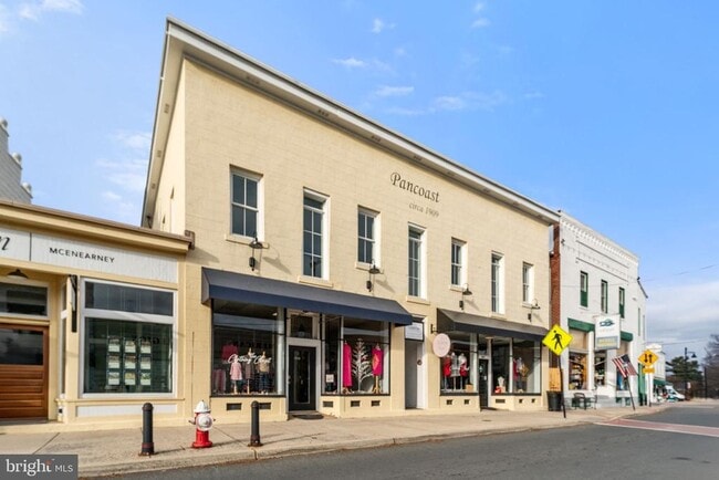 Building Photo - 117 N 21st St Unit 201