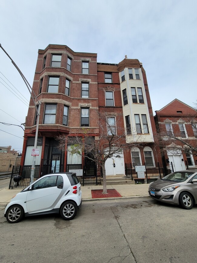 Photo - 1340 W 18th Pl Apartment Unit 4R