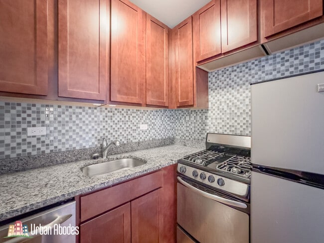 Photo - 557 W Arlington Pl Unit M08B